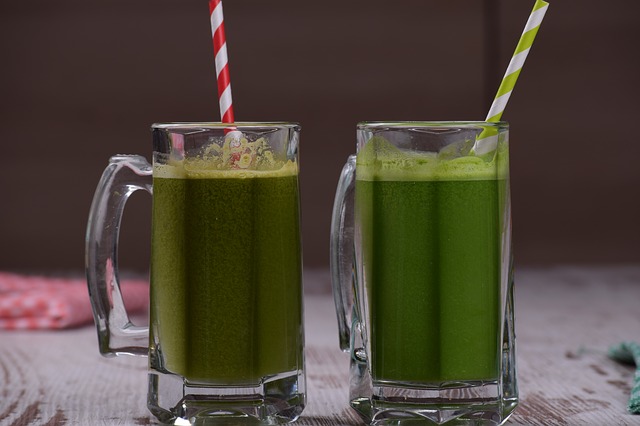Stoffwechselformel mit grünen drinks